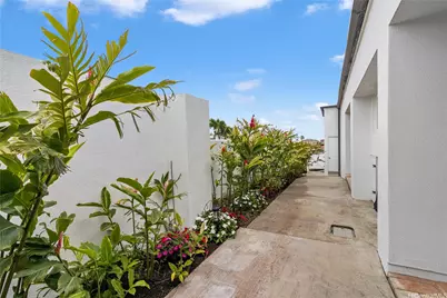 2039 Laukahi Street, Honolulu, HI 96821 - Photo 21