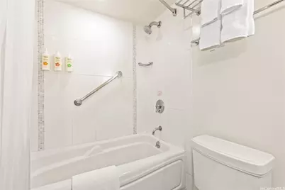 410 Atkinson Drive #913, Honolulu, HI 96814 - Photo 9