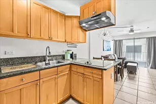 222 Kaiulani Ave, Honolulu, HI 96815 - Photo 9