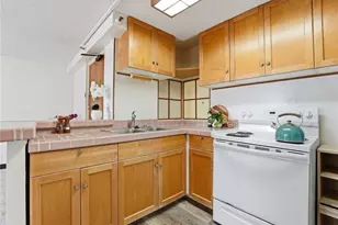 2724 Kahoaloha Ln, Honolulu, HI 96826 - Photo 7