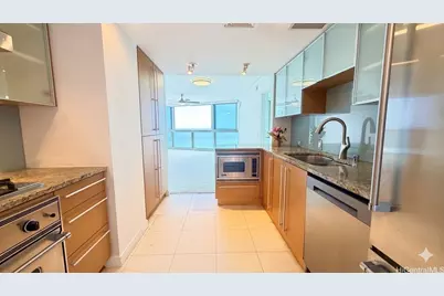 1177 Queen Street #3204, Honolulu, HI 96814 - Photo 3