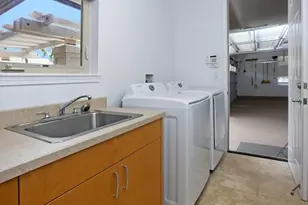 1047 Koko Kai Pl, Honolulu, HI 96825 - Photo 15
