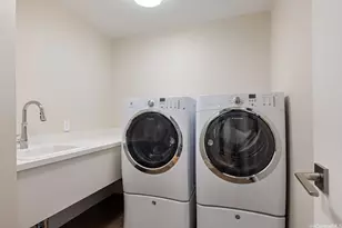 1108 Auahi St, Honolulu, HI 96814 - Photo 25