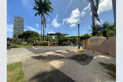 1080 Ala Napunani Street #313, Honolulu, HI 96818 - Photo 3
