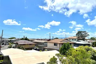 647 Kunawai Ln, Honolulu, HI 96817 - Photo 19