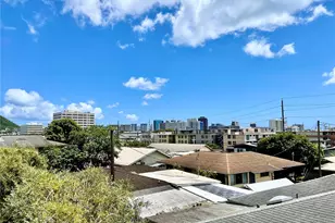 647 Kunawai Ln, Honolulu, HI 96817 - Photo 17
