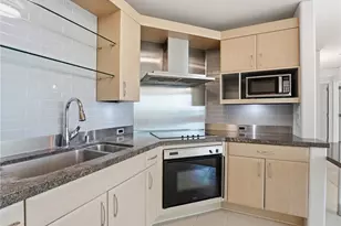 88 Piikoi St, Honolulu, HI 96814 - Photo 5