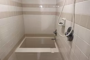 2440 Kuhio Ave, Honolulu, HI 96815 - Photo 3
