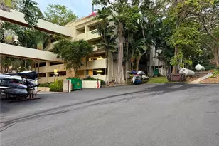 521 Hahaione St, Honolulu, HI 96825 - Photo 13