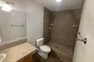 2415 Ala Wai Blvd, Honolulu, HI 96815 - Photo 11
