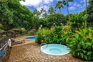 555 Hahaione St, Honolulu, HI 96825 - Photo 13