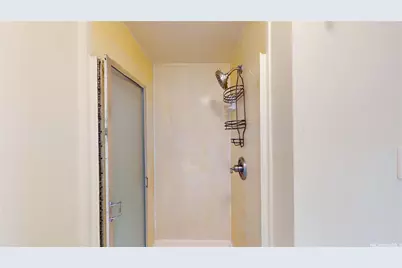 469 Ena Road #2702, Honolulu, HI 96815 - Photo 15