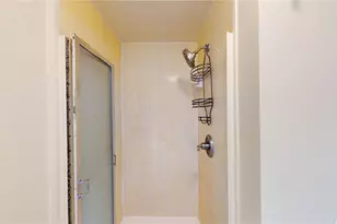 469 Ena Rd, Honolulu, HI 96815 - Photo 15