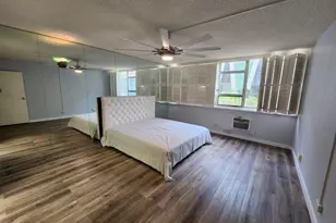 2500 Kalakaua Ave, Honolulu, HI 96815 - Photo 3