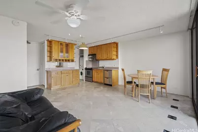 320 Liliuokalani Avenue #2005, Honolulu, HI 96815 - Photo 9