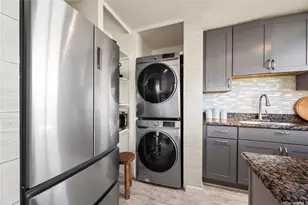 2121 Ala Wai Blvd, Honolulu, HI 96815 - Photo 7