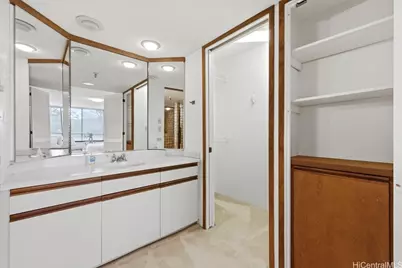 1525 Wilder Avenue #405, Honolulu, HI 96822 - Photo 13