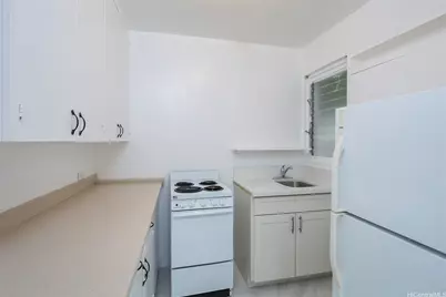 1115-C Hassinger Street #2, Honolulu, HI 96822 - Photo 3