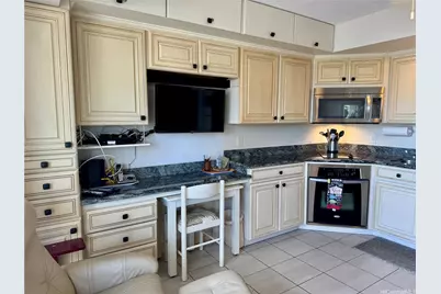 2440 Kuhio Avenue #1710, Honolulu, HI 96815 - Photo 3