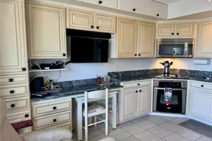 2440 Kuhio Ave, Honolulu, HI 96815 - Photo 3