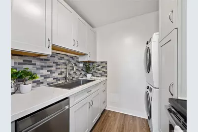 2410 Cleghorn Street #1904, Honolulu, HI 96815 - Photo 7
