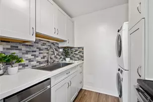 2410 Cleghorn St, Honolulu, HI 96815 - Photo 7
