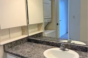 411 Hobron Ln, Honolulu, HI 96815 - Photo 11