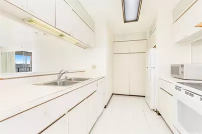 581 Kamoku Street #2904, Honolulu, HI 96826 - Photo 13
