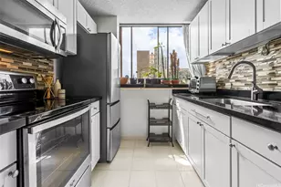 2444 Hihiwai St, Honolulu, HI 96826 - Photo 7