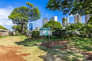 2444 Hihiwai St, Honolulu, HI 96826 - Photo 23