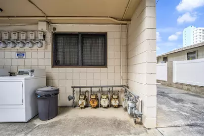 708 E Olokele Avenue, Honolulu, HI 96816 - Photo 9
