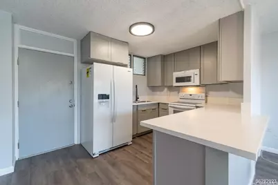 2001 Aupuni Street #904, Honolulu, HI 96817 - Photo 3