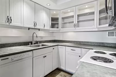1676 Ala Moana Boulevard #906, Honolulu, HI 96815 - Photo 3