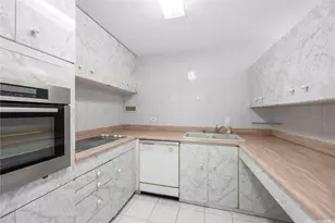 1717 Ala Wai Blvd, Honolulu, HI 96815 - Photo 11
