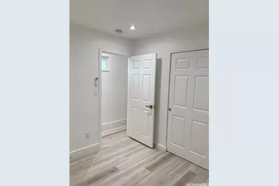 1582 Kamohoalii Street #back unit, Honolulu, HI 96819 - Photo 3