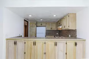 555 Hahaione St, Honolulu, HI 96825 - Photo 7