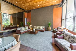 2121 Ala Wai Blvd, Honolulu, HI 96815 - Photo 21