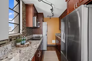 2410 Cleghorn St, Honolulu, HI 96815 - Photo 9