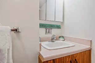 222 Kaiulani Ave, Honolulu, HI 96815 - Photo 9