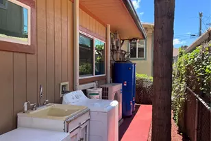 824 Lopez Ln, Honolulu, HI 96817 - Photo 3