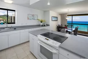 2470 Kalakaua Ave, Honolulu, HI 96815 - Photo 7