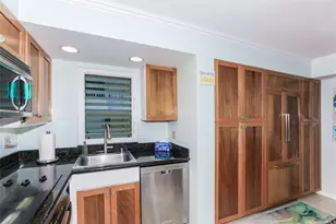 2957 Kalakaua Ave, Honolulu, HI 96815 - Photo 9