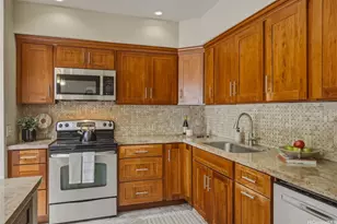 7081 Kalanianaole Hwy, Honolulu, HI 96825 - Photo 5