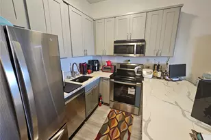 411 Hobron Ln, Honolulu, HI 96815 - Photo 5