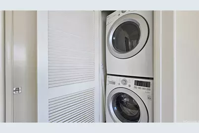 88 Piikoi Street #2408, Honolulu, HI 96814 - Photo 11