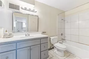 2442 Kuhio Ave, Honolulu, HI 96815 - Photo 17