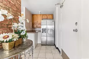 2442 Kuhio Ave, Honolulu, HI 96815 - Photo 3