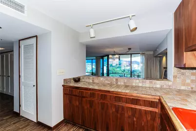1525 Wilder Avenue #1005, Honolulu, HI 96822 - Photo 13