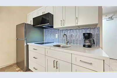 134 Kapahulu Avenue #801, Honolulu, HI 96815 - Photo 3