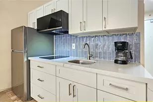 134 Kapahulu Ave, Honolulu, HI 96815 - Photo 3